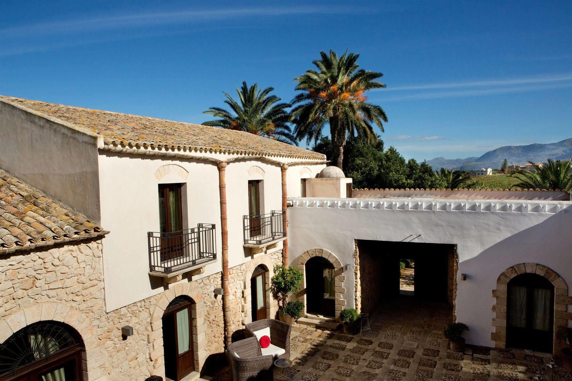 Il Baglio Della Luna Relais By Le Dhome Sicily Balestrate Bagian luar foto